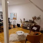 Charming Home Away: Close To Dusseldorf Messe